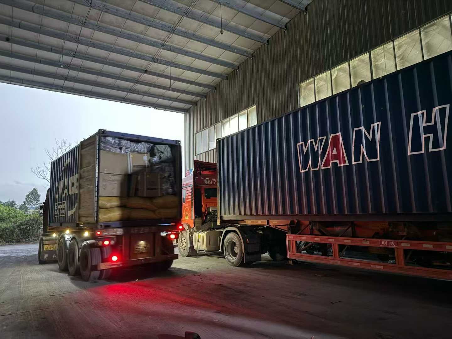 Logistique internationale et chargement de conteneur